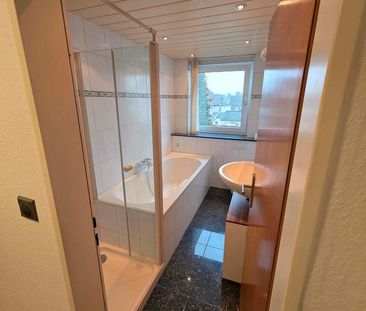 Helle 2,5 Zimmer Dachgeschosswohnung - Photo 4