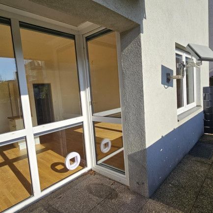 2 Zimmerwohnung mit kleiner Terrasse in ruhiger Lage mit Top Verkehrsanbindung - Photo 1