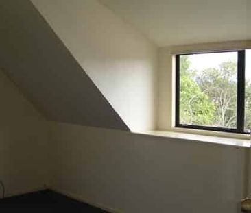Two storey family home - Photo 1