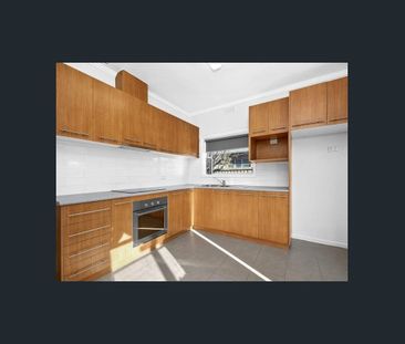Appealing home on large lot - Photo 2