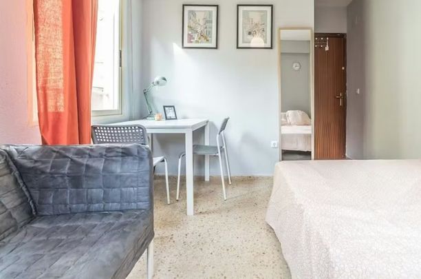 Plaça del Dramaturg Faust Hdez. Casajuana, Valencia, Valencian Community 46003 - Photo 1