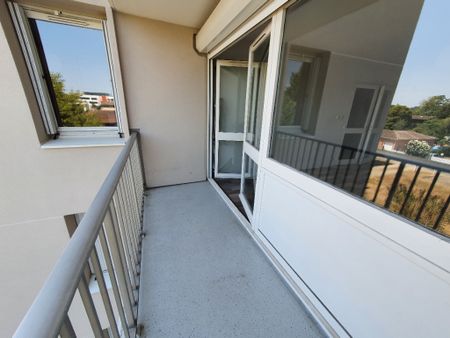 Location Appartement 4 pièces 81m² - Photo 5