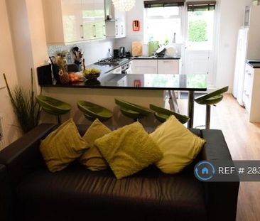 1 bedroom in a house share to rent - Photo 2