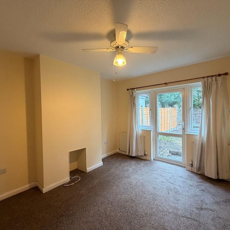 3 bedroom semi-detached house to rent - Photo 1