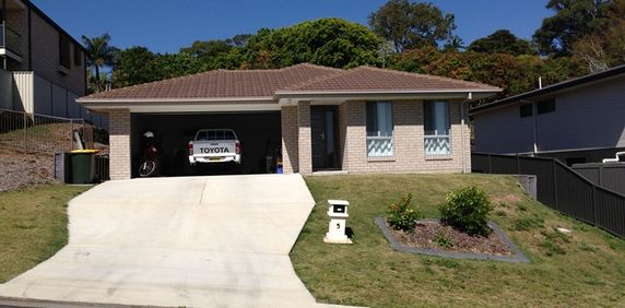 3-bedroom shared house, Australia Drive - Photo 2