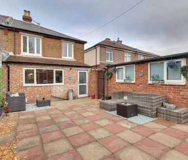 3 bedroom semi-detached house to rent - Photo 5