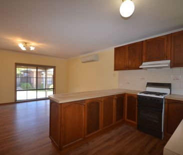 2/102-104 St Aidans Road, 3550, Kennington Vic - Photo 5