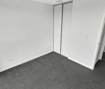 Modern 2-Bed, 2-Bath Apartment in Prime Manukau - Photo 1