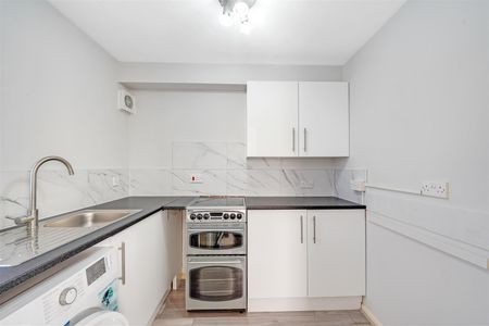 Studio To Let - Photo 5