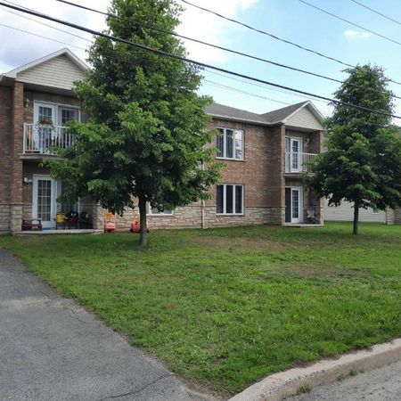 Drummondville Beau grand 5 1/2 à louer 1e étage libre pour 15 novembre - Photo 3