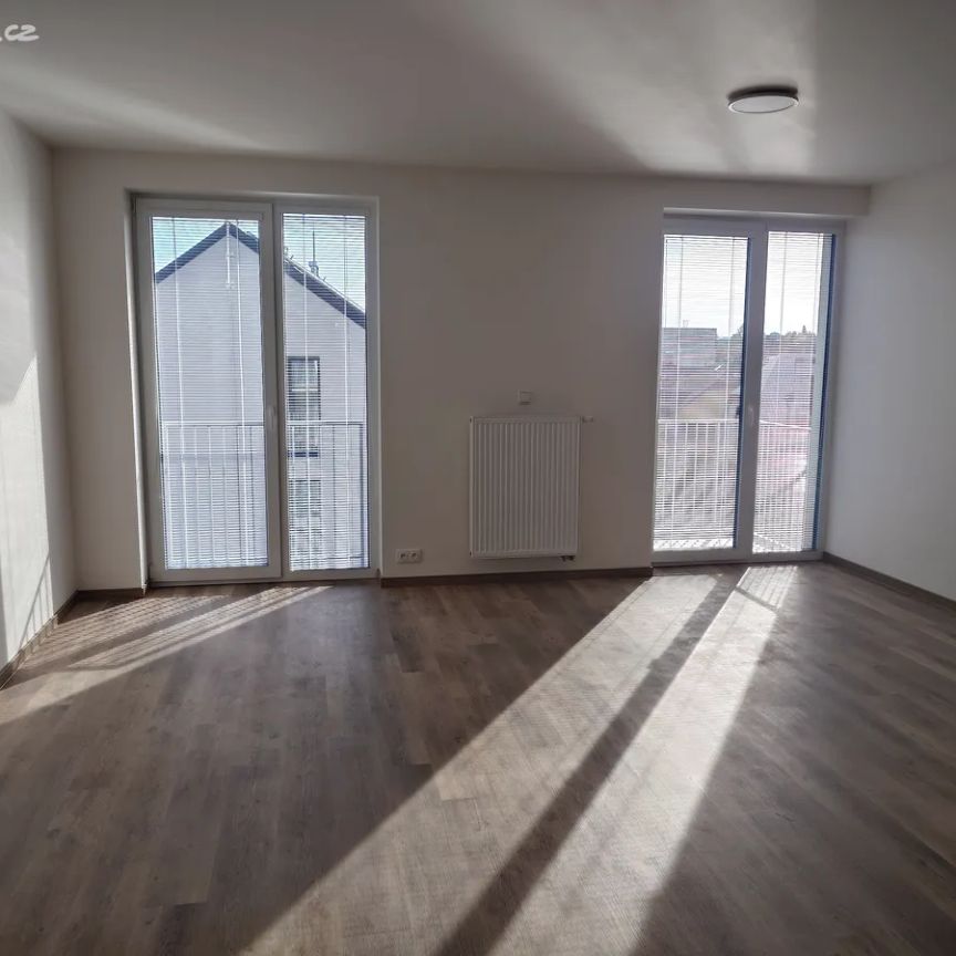 Pronájem bytu 1+kk 44 m² - Photo 1