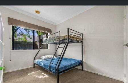 Spacious Family Home in Prime Pakenham Location - Photo 3