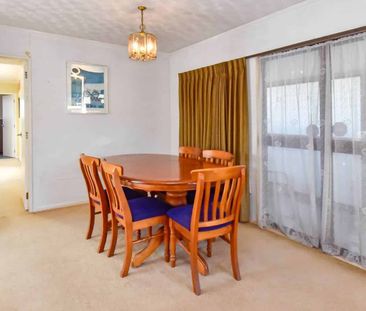 Spacious 4 Bed Family Home Ultimate Conve... - Photo 3