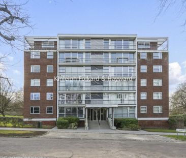 College Road, London SE21 - Photo 2