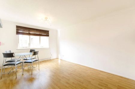 Woodfield Close, EN1, Middlesex - Photo 2