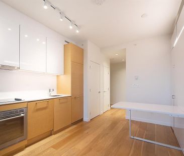 Stunning View. Studio Suite with Storage in Surrey Central By Skytrain - Photo 5