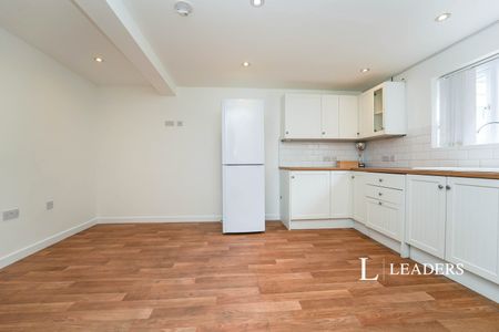 3 bedroom house to rent Frithwood Park, Brownshill, GL6 - Photo 2