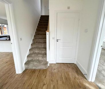 3 bedroom detached house to rent - Photo 4