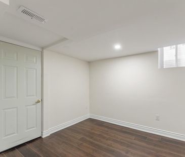 For Lease - 42 Arrowpoint Drive, Brampton, Ontario - Photo 5