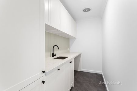 10 Flodden Way, Briar Hill - Photo 4