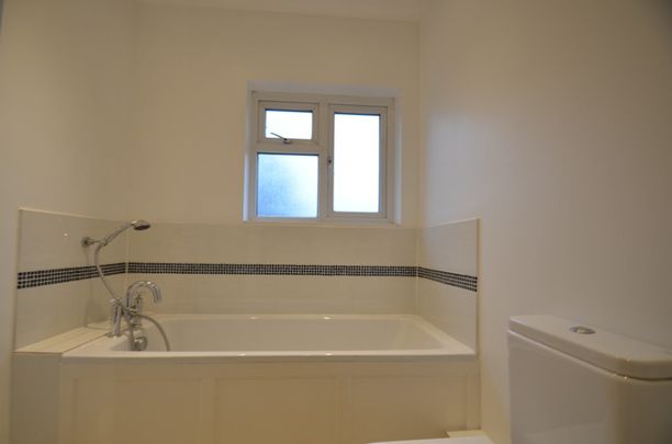 3 bedroom Property to rent - Photo 1