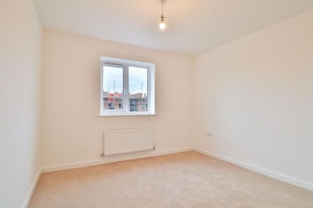 4 bedroom detached house to rent - Photo 3