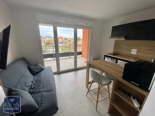 Location Appartement 1 pièce 18m² HYERES 83400 - Photo 1