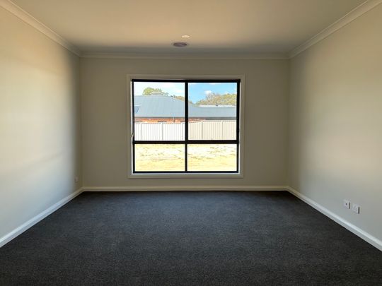 7 Torrens Road, Leneva - Photo 1