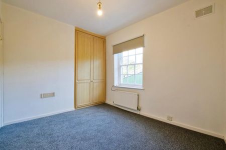 2 bedroom end of terrace house to rent - Photo 2