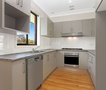 4 Thorne Avenue, Pendle Hill NSW 2145 - House For Rent | Domain - Photo 5