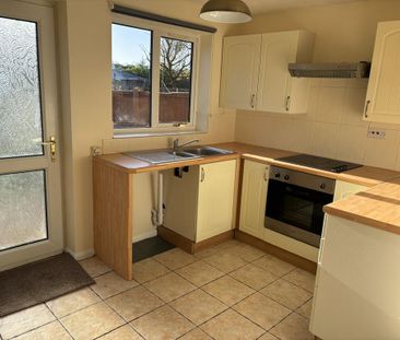 2 bedroom semi-detached house to rent - Photo 4