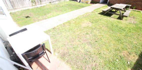 Hanworth Road, Hounslow - Photo 3