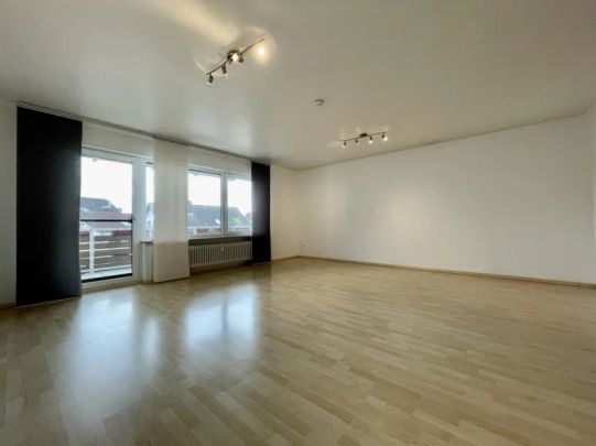 +++ Großzügige 2-Zimmer-Wohnung mit Balkon +++ - Foto 1