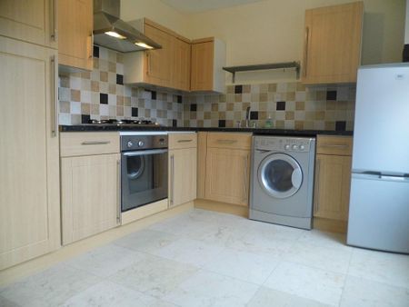 2 bedroom terraced house to rent - Photo 2