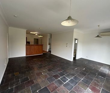 Spacious Family Living! - Photo 2