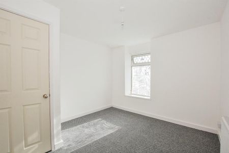 2 bedroom property to rent - Photo 2