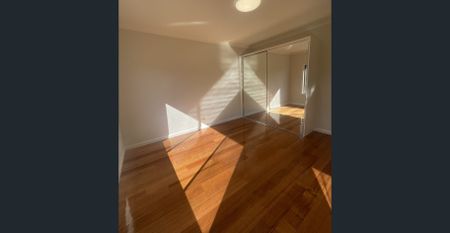 Beautifully Renovated 3 Bedroom Home Close to CBD! - Photo 4