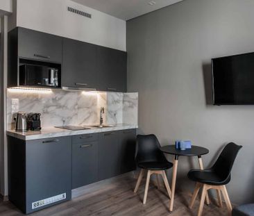 Adorable 1BR Apartment at WYZ Athens - Photo 2