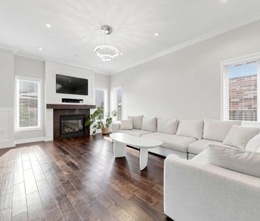 For Lease - 70 Mallard Marsh Crescent, Richmond Hill, Ontario - Photo 2