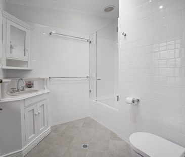 Two Bedroom House with Parking - Photo 6