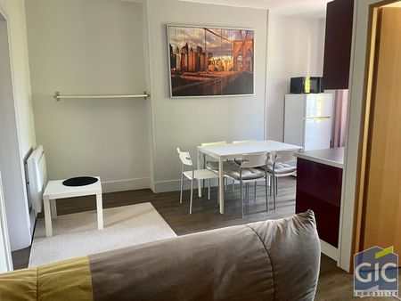 Location Appartement 2 pièces 40m² - Photo 5