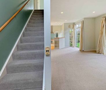 ROYAL OAK FAMILY HOME - Photo 4