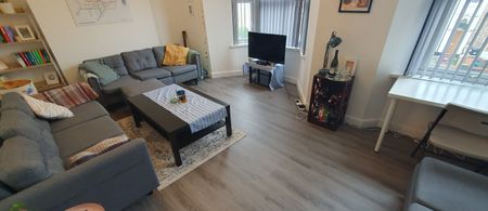 32 (6-BED) Kings Road, Canton, Cardiff, CF11 9DA - Photo 2