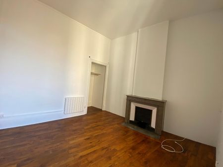 Location Appartement 4 pièces 121m² VALENCE 26000 - Photo 4