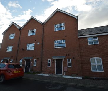 1 bedroom room to rent Lenz Close, Colchester, CO1 - Photo 4