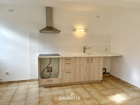 Location Appartement 2 pièces 39m² CHATEAURENARD 13160 - Photo 4