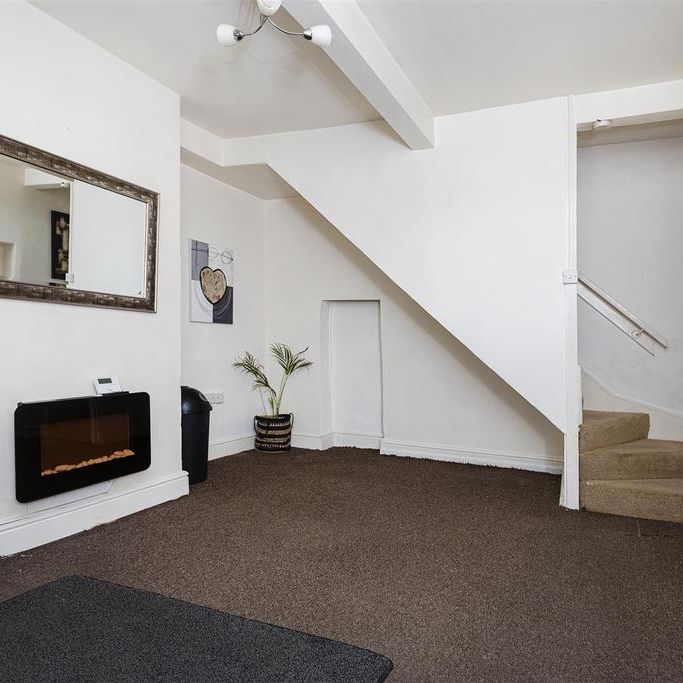 1 bedroom semi-detached house to rent - Photo 1