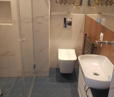 Nowocześnie wykończone mieszkanie w odrestaurowanej kamienicy blisk... - Photo 6