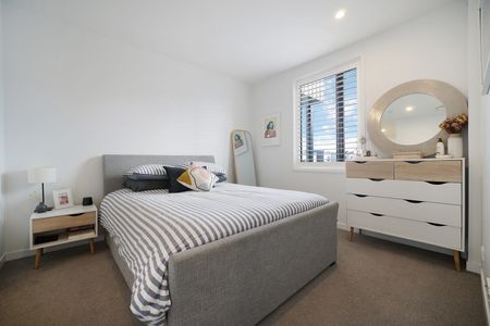 Elevated Living at Obsidian - Photo 4