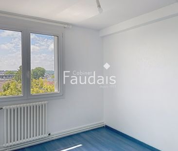 Location Appartement 4 pièces 72m² COUTANCES 50200 - Photo 1